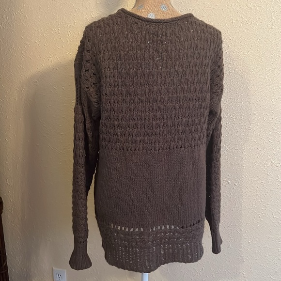 Free People Chunky Knit Crochet Brown Owersized Sweater medium size - Picture 6 of 7